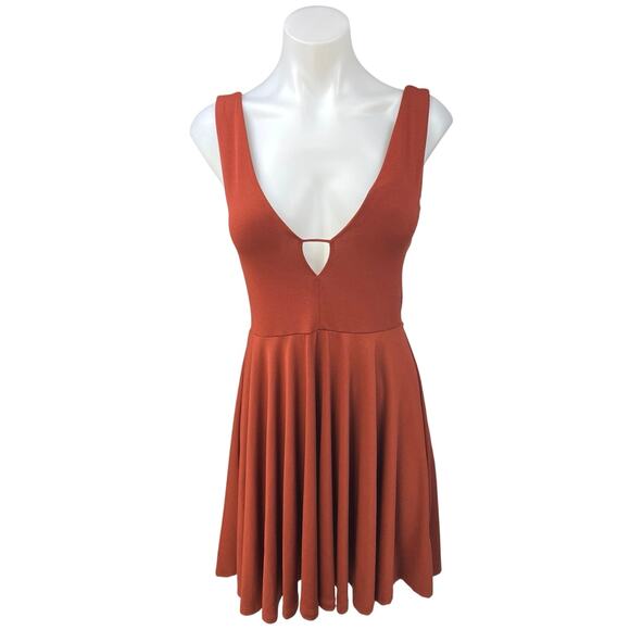 NEW Urban Outfitters Silence + Noise Brown Sleeveless Fit & Flare Mini Dress M - Picture 1 of 4